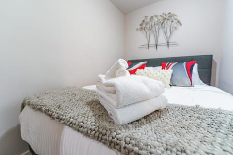 SpaceNeedleNest, Retro Chic, Free Parking-Rooftop Apartment in Belltown