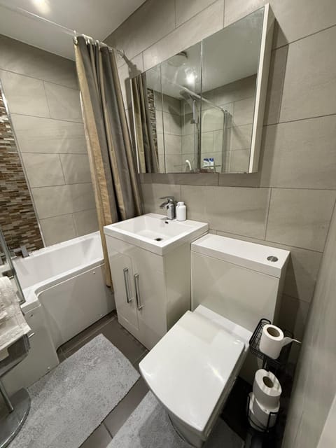 The Crib 1 Vacation rental in Stretford