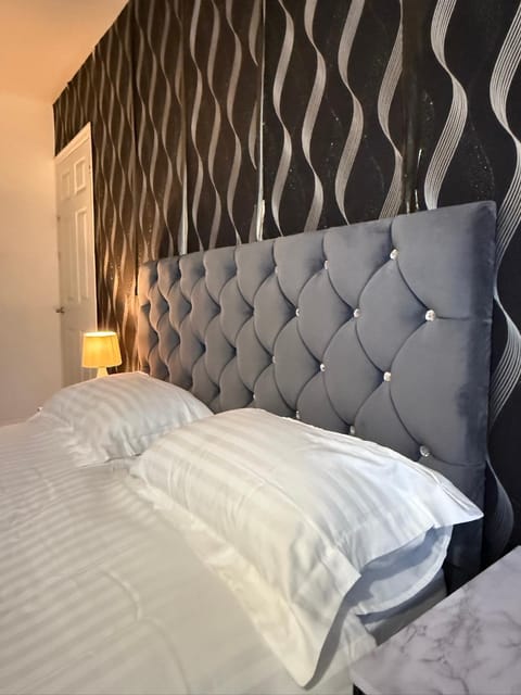 The Crib 1 Vacation rental in Stretford