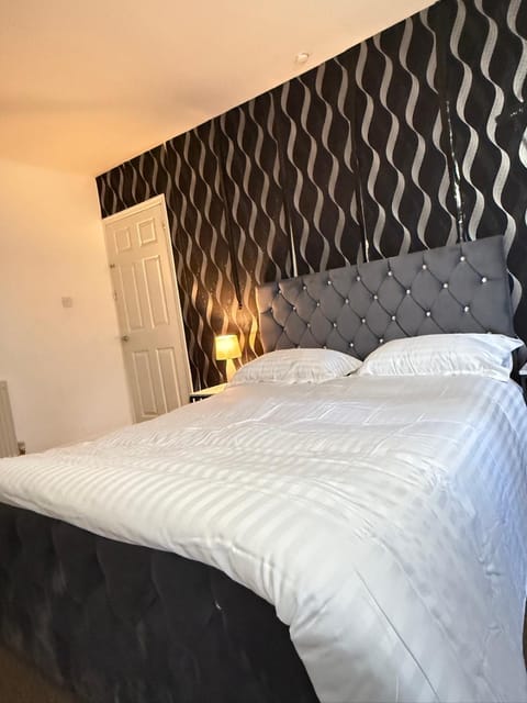 The Crib 1 Vacation rental in Stretford