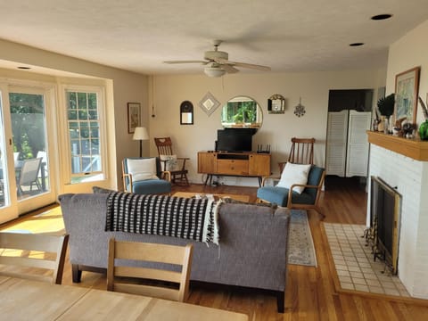 Great Lakes Getaway - Incredible Lakefront! House in Frankfort