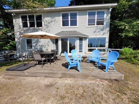 Great Lakes Getaway - Incredible Lakefront! House in Frankfort