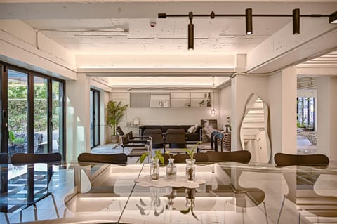 Communal lounge/ TV room, Living room, Seating area, Dining area