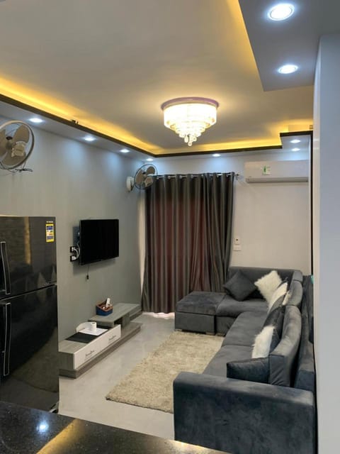 TV and multimedia, Living room, Seating area, Evening entertainment, air conditioner
