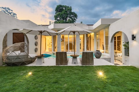 Property building, Pool view, Swimming pool, sunbed