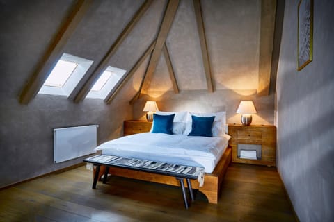 Bed, Bedroom