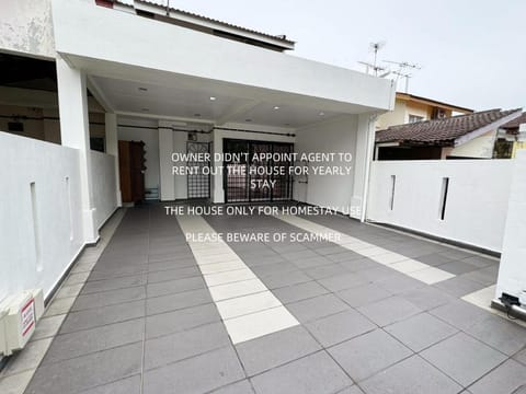 Property building, Day, View (from property/room), Balcony/Terrace