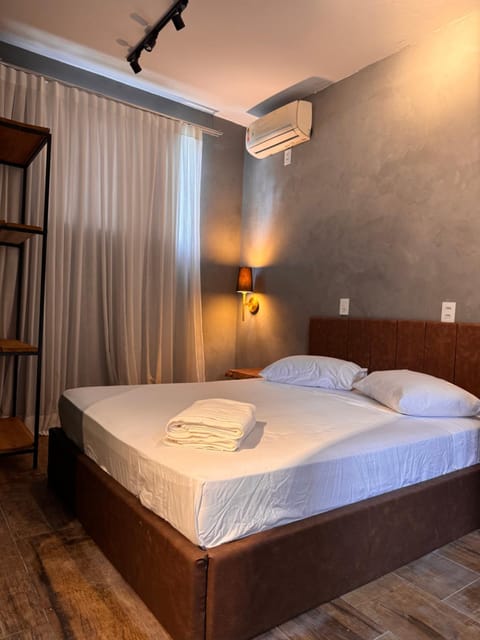 Bed, Photo of the whole room, air conditioner