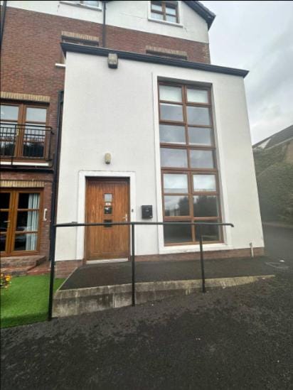 Free Parking Modern 3 Bedroom Apartment Apartment in Belfast