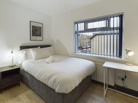 Cozy 2 Bedroom House Near bustling Lisburn Road Apartment in Belfast