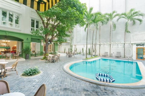 Patio, Pool view, Swimming pool, sunbed