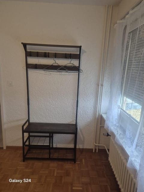 1 Cosy Room in a 3 Bed-Room-Appart Apartment in Canton of Bern (Region)