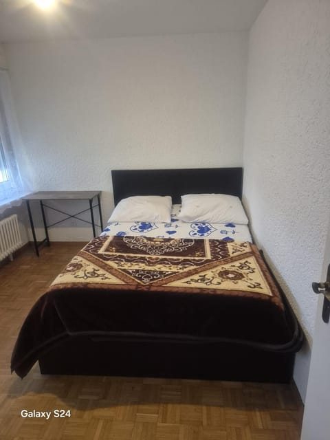 1 Cosy Room in a 3 Bed-Room-Appart Apartment in Canton of Bern (Region)
