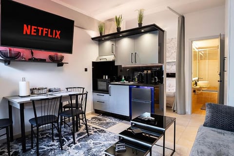 Kitchen or kitchenette, Living room, Photo of the whole room, Seating area, Dining area