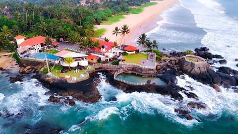 Property building, Restaurant/places to eat, Day, Summer, Beach, Beach, Sea view, Area and facilities, Swimming pool, Location, Sunrise, Sunset