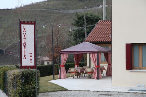 Property building, Breakfast