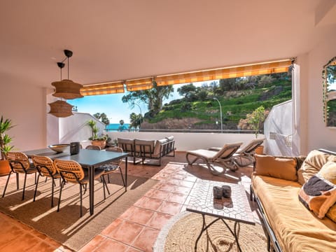 Patio, Balcony/Terrace, Seating area, Dining area, Sea view, sunbed