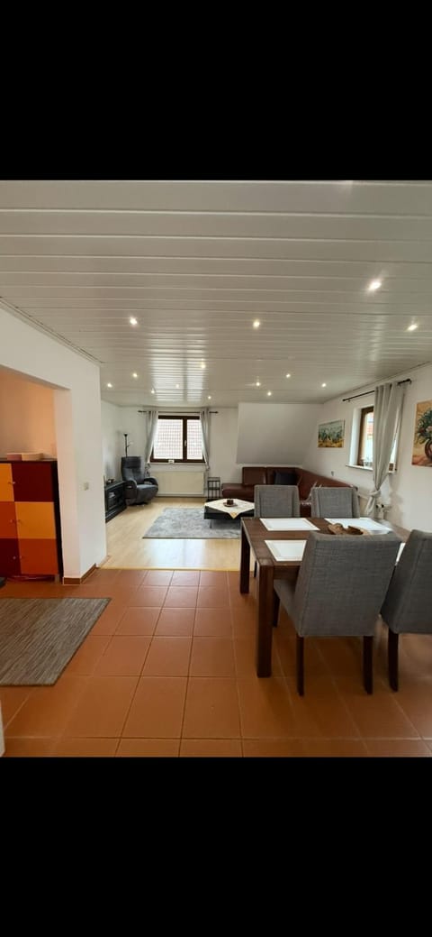 Exklusive vollmöbilierte Wohnung Nähe Daimler Apartment in Böblingen