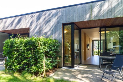 Property building, Garden, Balcony/Terrace, acessibility