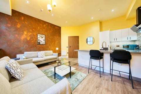 Kitchen or kitchenette, Living room, Seating area, Dining area