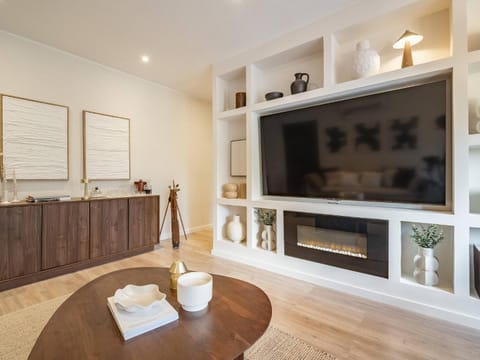 Communal lounge/ TV room, Living room