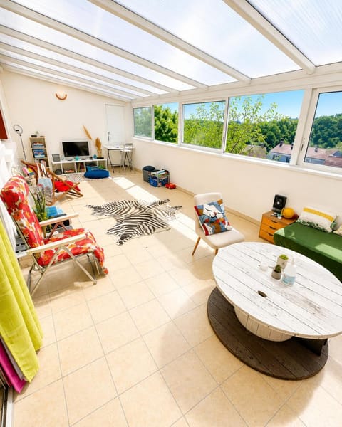Patio, Day, Living room, Banquet/Function facilities, Garden view