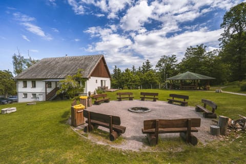 Property building, Day, Natural landscape, Garden, Garden view