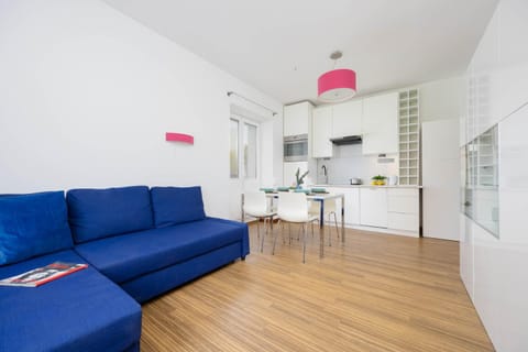 Kitchen or kitchenette, Living room, Seating area, Dining area, stove