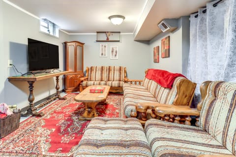 Walk to Adrian College Family Home in Michigan House in Ohio