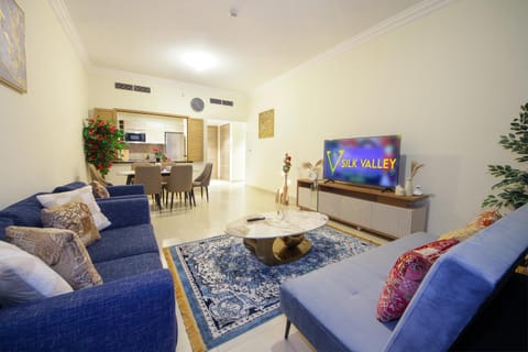 Communal lounge/ TV room, TV and multimedia, Living room, Seating area, Dining area