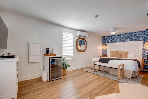 Chicken Water Cabana at Custom House Inn Apartment in Key West