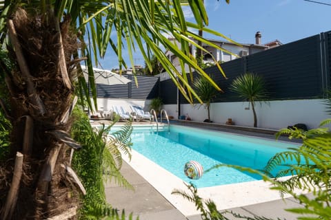 Day, Garden, Garden view, Pool view, Swimming pool, sunbed