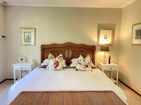 Secret Garden Villa - 3BD with Pool & Ocean Peek Villa in Plettenberg Bay