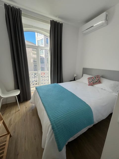 Bedroom, air conditioner