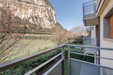 Balcony/Terrace, Mountain view