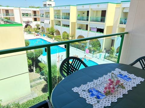 View (from property/room), Balcony/Terrace, Swimming pool