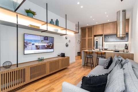 TV and multimedia, Kitchen or kitchenette, Living room, Seating area, Dining area, Evening entertainment, stove