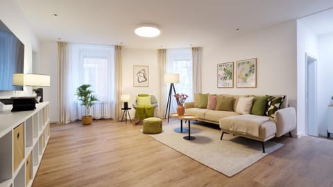 TV and multimedia, Living room, Photo of the whole room, Seating area