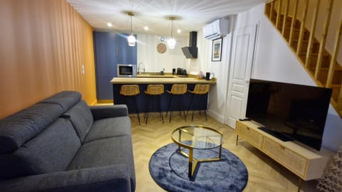 TV and multimedia, Seating area