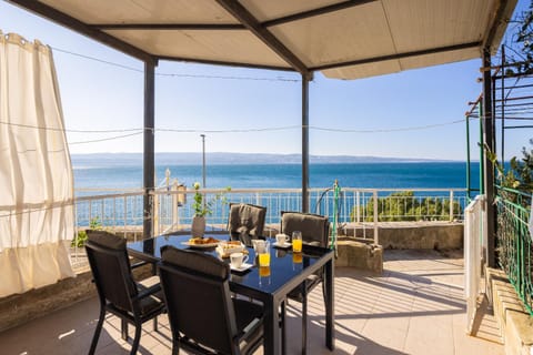 Day, Balcony/Terrace, Seating area, Dining area, Sea view