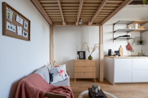 Kitchen or kitchenette, Living room, Seating area