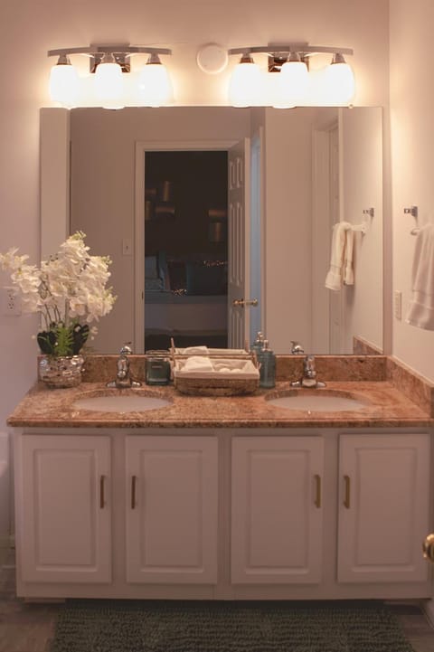 Vacation Home in Morrow, Georgia - Casa Bustamante Villa in Georgia