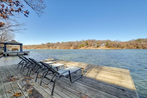 Lakefront Retreat with Game Room in Bella Vista! House in Bella Vista