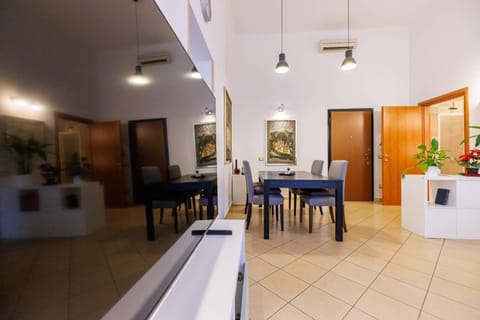 Santa Giulia Apartment - Centralissimo vicino al Porto Apartment in Livorno