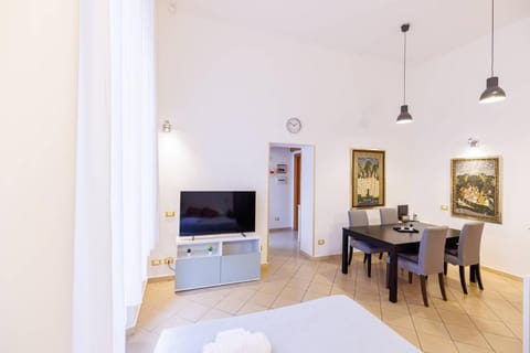 Santa Giulia Apartment - Centralissimo vicino al Porto Apartment in Livorno