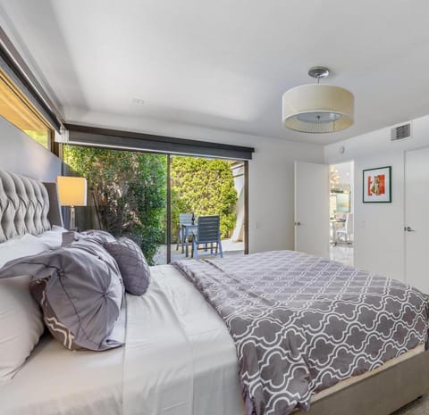 Martini Modern by ACME House Company House in Palm Springs