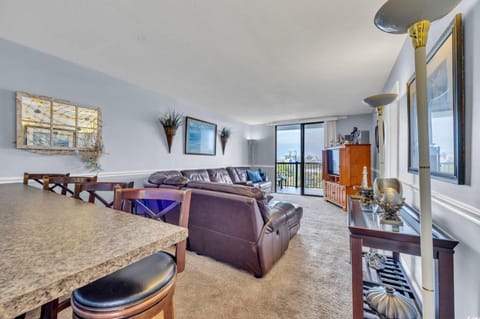 Grand 2-Bedroom Condo in Myrtle Beach! Sleeps 8! House in Myrtle Beach