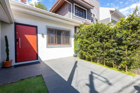 Facade/entrance, Garden, Parking