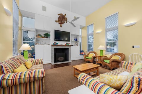 Grand Tortuga Crush House in Carillon Beach