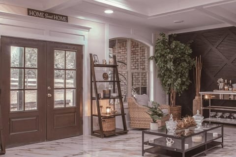 Bustamante Ranch - Sovereign Lodge Villa in Stockbridge